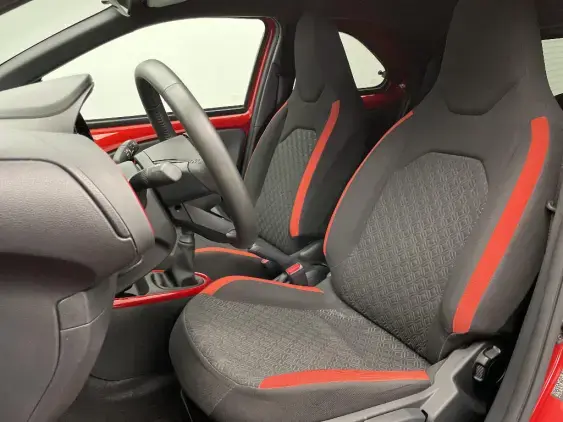 TOYOTA AYGO X - voiture d'occasion - Photo 18