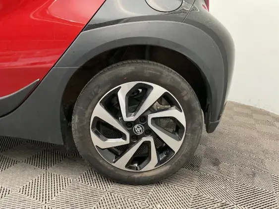 TOYOTA AYGO X - voiture d'occasion - Photo 24