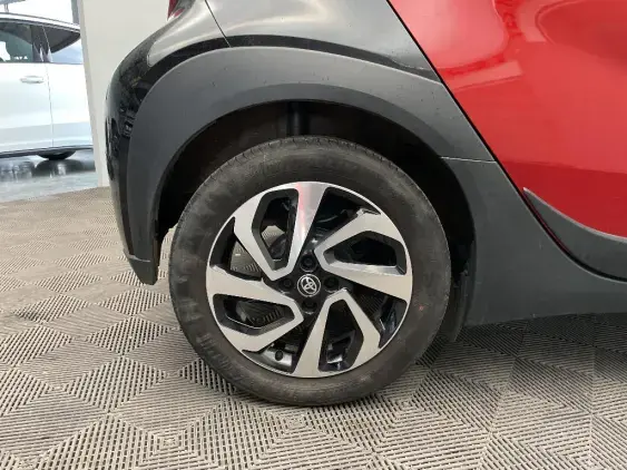 TOYOTA AYGO X - voiture d'occasion - Photo 25