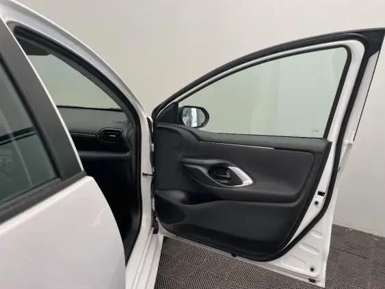 TOYOTA YARIS IV - voiture d'occasion - Photo 20