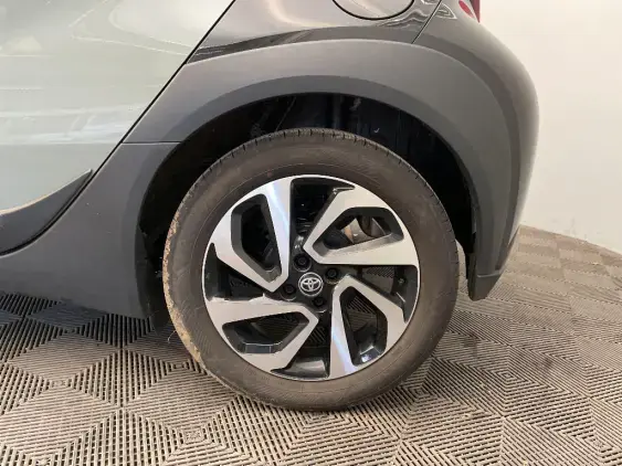 TOYOTA AYGO X - voiture d'occasion - Photo 24