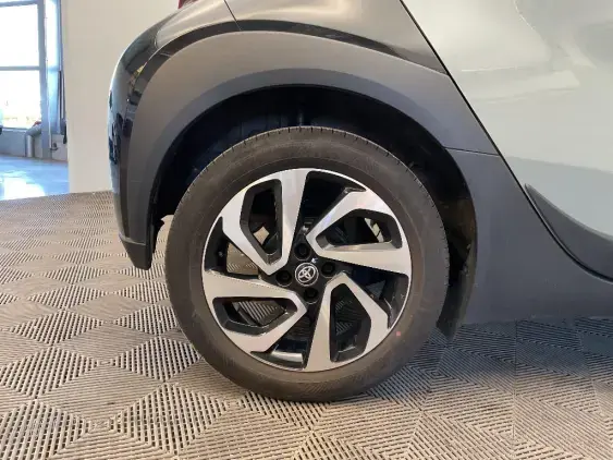 TOYOTA AYGO X - voiture d'occasion - Photo 25