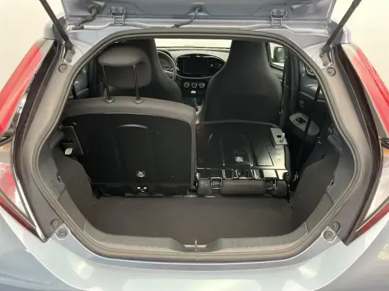 TOYOTA AYGO X - voiture d'occasion - Photo 16