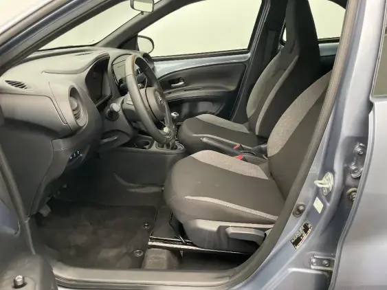 TOYOTA AYGO X - voiture d'occasion - Photo 18