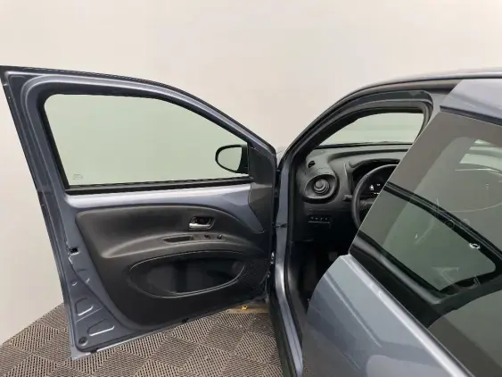 TOYOTA AYGO X - voiture d'occasion - Photo 19