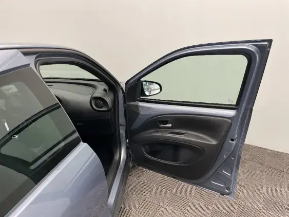 TOYOTA AYGO X - voiture d'occasion - Photo 20