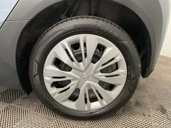 TOYOTA AYGO X - voiture d'occasion - Photo 24