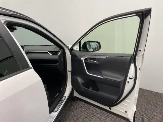 TOYOTA RAV4 V - voiture d'occasion - Photo 20