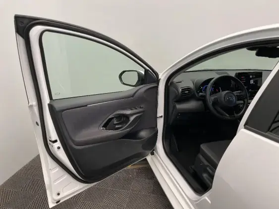 TOYOTA YARIS IV - voiture d'occasion - Photo 19