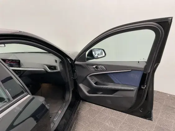 BMW SERIE 1 F40 - voiture d'occasion - Photo 19