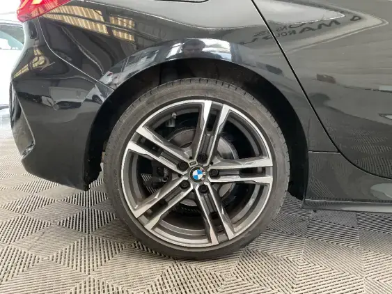 BMW SERIE 1 F40 - voiture d'occasion - Photo 24