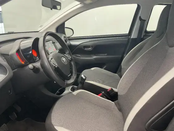 TOYOTA AYGO II - voiture d'occasion - Photo 18