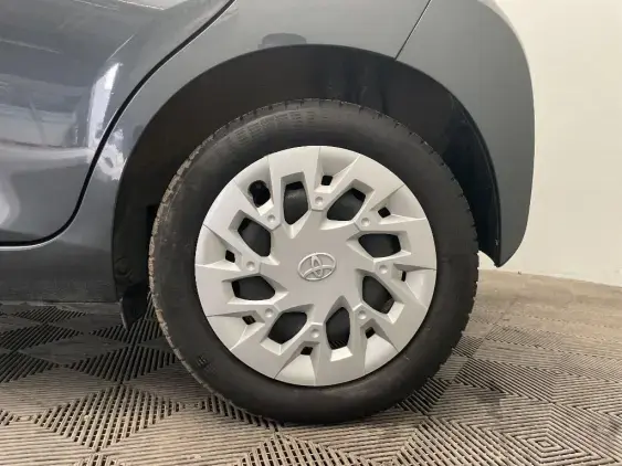 TOYOTA AYGO II - voiture d'occasion - Photo 24