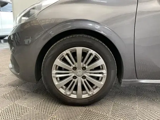 PEUGEOT 208 - voiture d'occasion - Photo 22