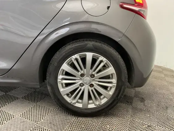 PEUGEOT 208 - voiture d'occasion - Photo 23