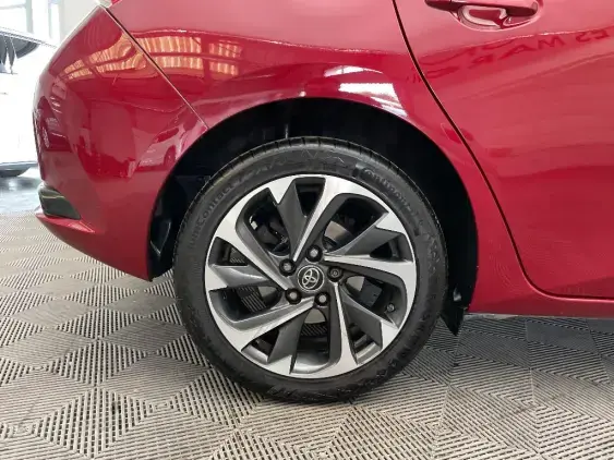 TOYOTA AURIS II - voiture d'occasion - Photo 24