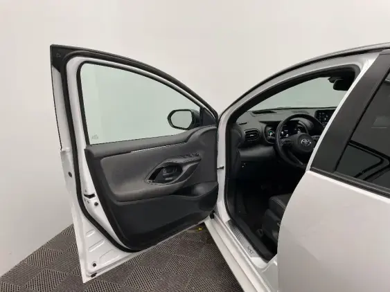 TOYOTA YARIS IV - voiture d'occasion - Photo 19