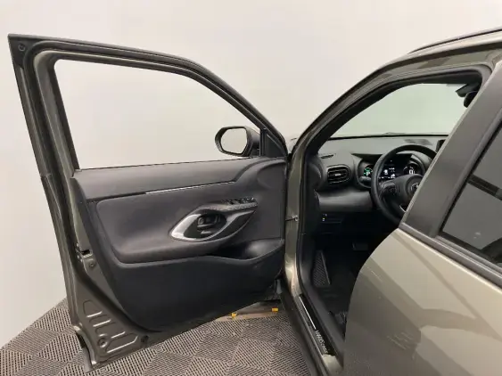 TOYOTA YARIS CROSS I - voiture d'occasion - Photo 19