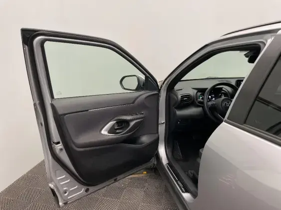 TOYOTA YARIS CROSS I - voiture d'occasion - Photo 19