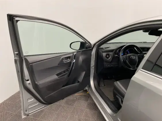 TOYOTA AURIS II - voiture d'occasion - Photo 19