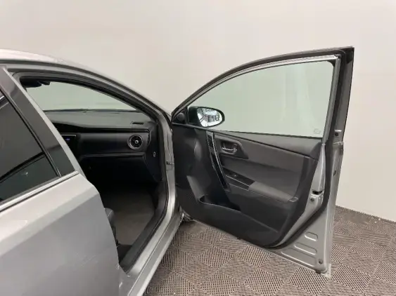 TOYOTA AURIS II - voiture d'occasion - Photo 20