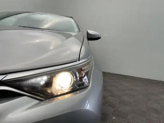 TOYOTA AURIS II - voiture d'occasion - Photo 22