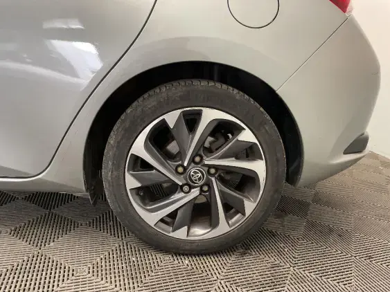 TOYOTA AURIS II - voiture d'occasion - Photo 24