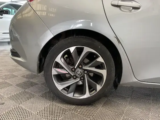 TOYOTA AURIS II - voiture d'occasion - Photo 25