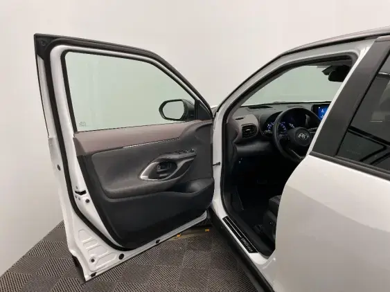TOYOTA YARIS CROSS I - voiture d'occasion - Photo 19