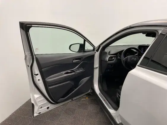TOYOTA C-HR - voiture d'occasion - Photo 19