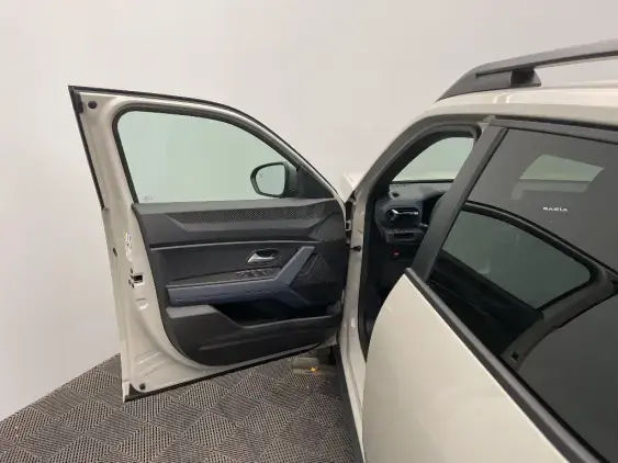 DACIA DUSTER III - voiture d'occasion - Photo 19