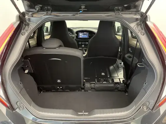 TOYOTA AYGO X - voiture d'occasion - Photo 16