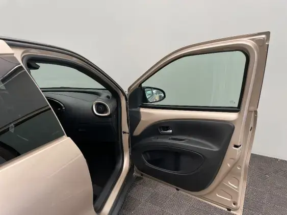 TOYOTA AYGO X - voiture d'occasion - Photo 20