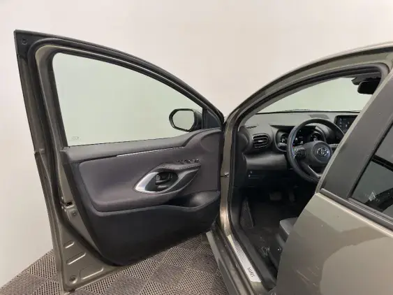 TOYOTA YARIS IV - voiture d'occasion - Photo 19