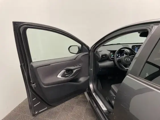 TOYOTA YARIS IV - voiture d'occasion - Photo 19