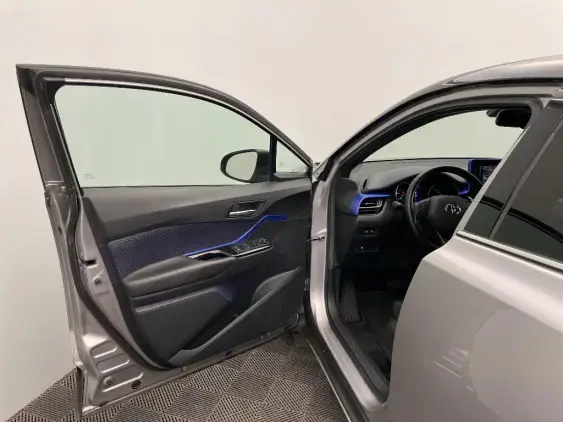 TOYOTA C-HR - voiture d'occasion - Photo 19