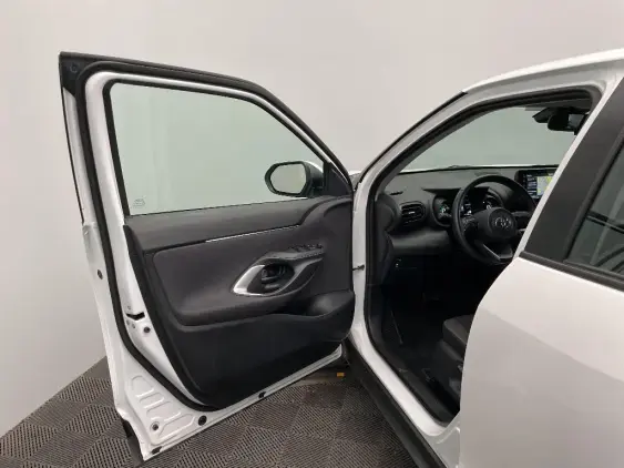 TOYOTA YARIS CROSS I - voiture d'occasion - Photo 19