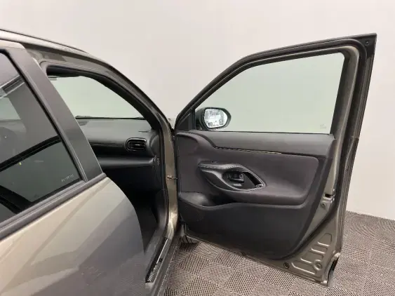 TOYOTA YARIS CROSS I - voiture d'occasion - Photo 19