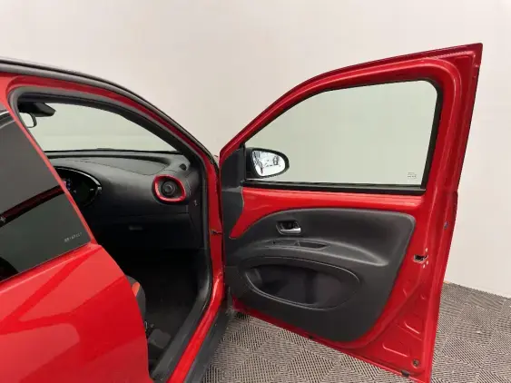 TOYOTA AYGO X - voiture d'occasion - Photo 20
