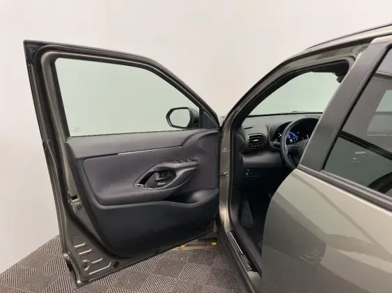 TOYOTA YARIS CROSS I - voiture d'occasion - Photo 19