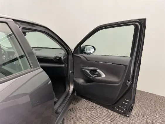 TOYOTA YARIS CROSS I - voiture d'occasion - Photo 19