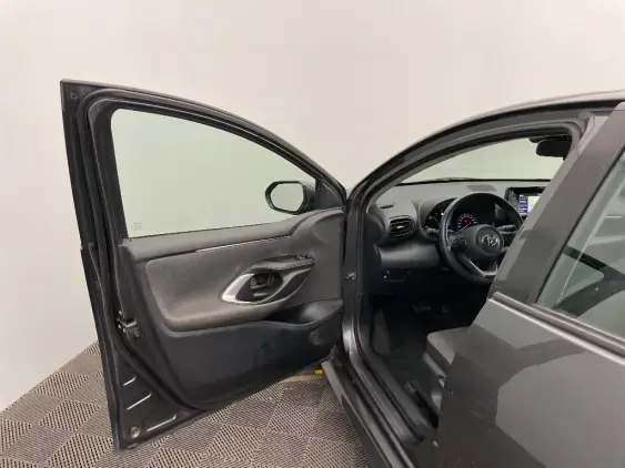 TOYOTA YARIS IV - voiture d'occasion - Photo 19