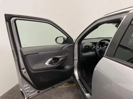 TOYOTA YARIS CROSS I - voiture d'occasion - Photo 19