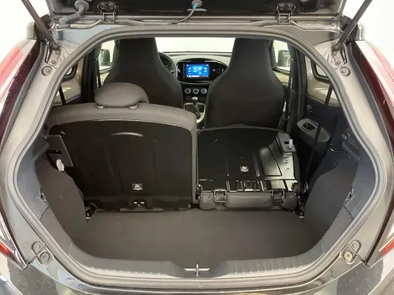 TOYOTA AYGO X - voiture d'occasion - Photo 16