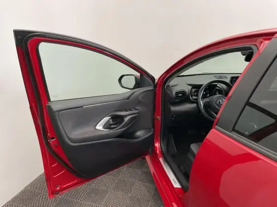TOYOTA YARIS IV - voiture d'occasion - Photo 19