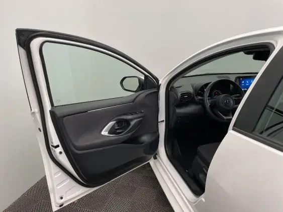 TOYOTA YARIS IV - voiture d'occasion - Photo 19