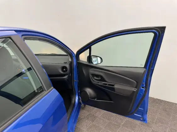 TOYOTA YARIS III - voiture d'occasion - Photo 19