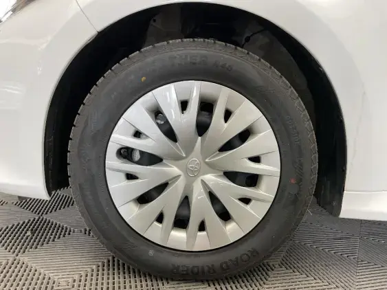 TOYOTA YARIS IV - voiture d'occasion - Photo 23