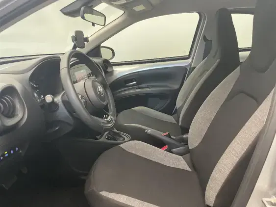 TOYOTA AYGO X - voiture d'occasion - Photo 18