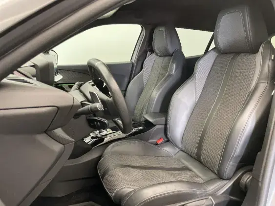 PEUGEOT 2008 II - voiture d'occasion - Photo 18